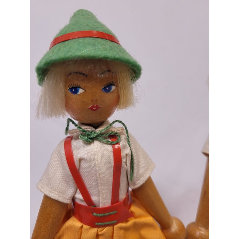 Vintage Poland Wooden Peg Dolls - Pair of 2 - Handpainted Traditional - Picture 2 of 5
